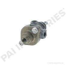 Charger l&#39;image dans la galerie, PAI LPP-3592 MACK 745-276566 PUSH PULL VALVE (PP-1) (276566, 276580)