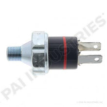 Load image into Gallery viewer, PAI 740251 FREIGHTLINER FSC1749-1907 AIR PRESSURE SWITCH (NO) (70 PSI)