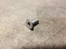 Load image into Gallery viewer, 9427739 GENUINE DETROIT DIESEL® WATER PUMP IMPELLER RETAINER SCREW